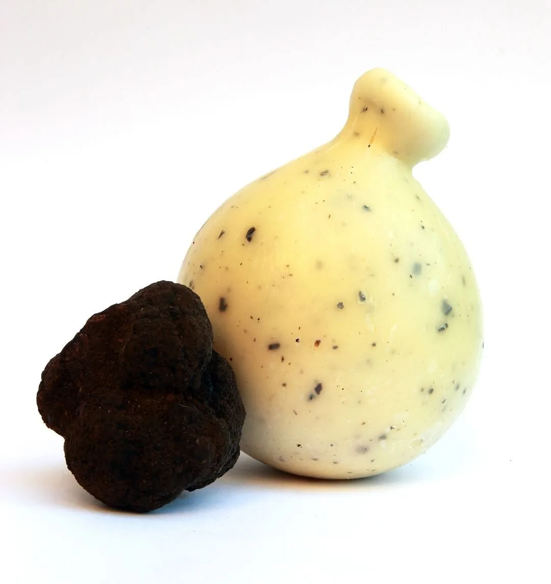 Caciocavallo con Tartufo