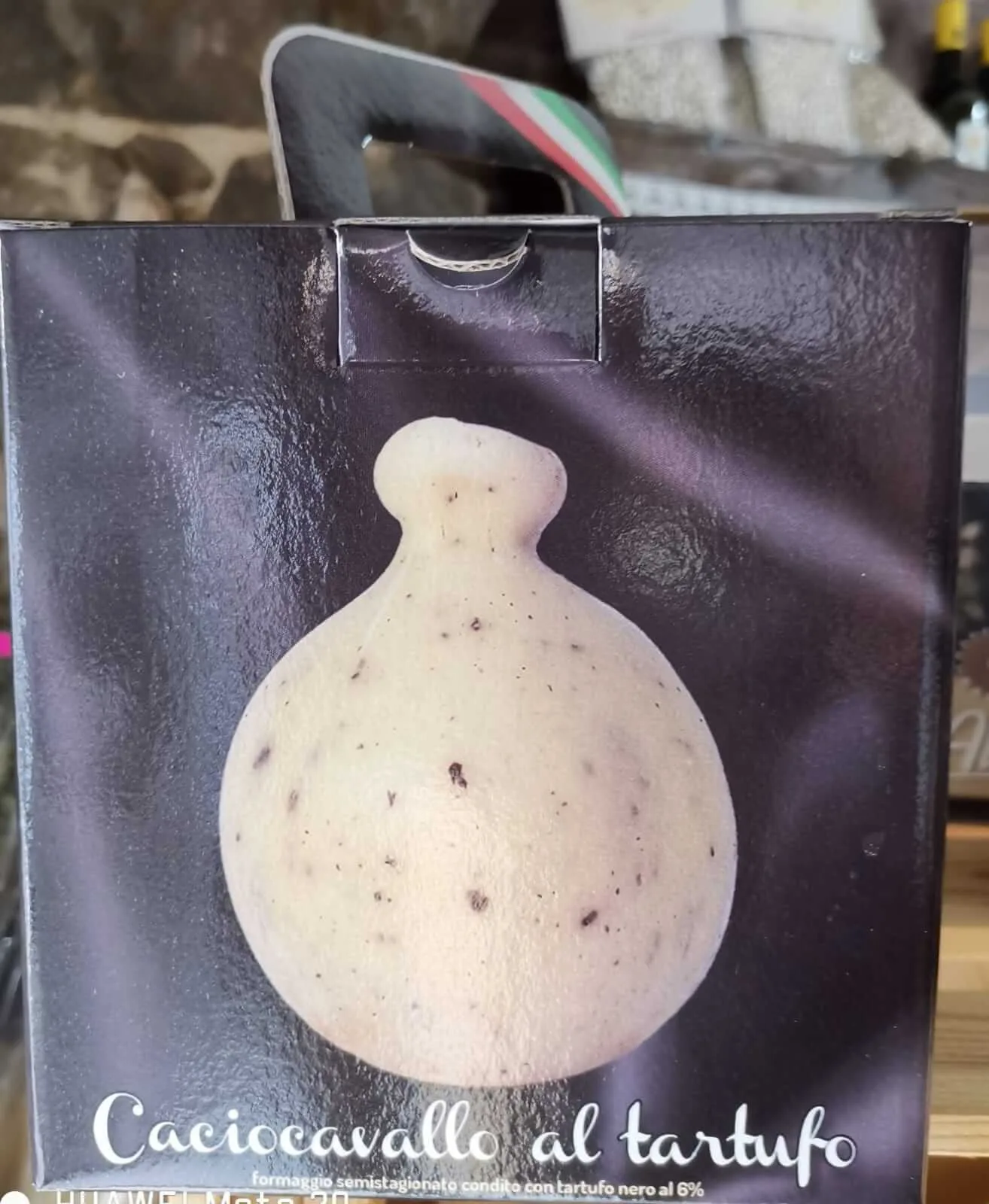 Caciocavallo con Tartufo